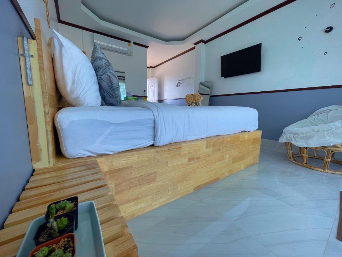 Bed and Breakfast Baan Tipsukon Ko Lan Zewnętrze zdjęcie