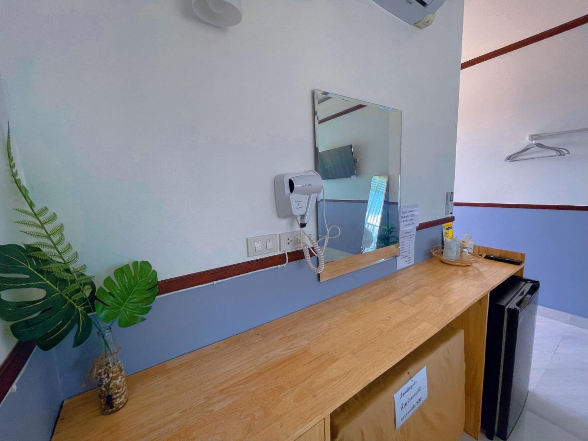 Bed and Breakfast Baan Tipsukon Ko Lan Zewnętrze zdjęcie